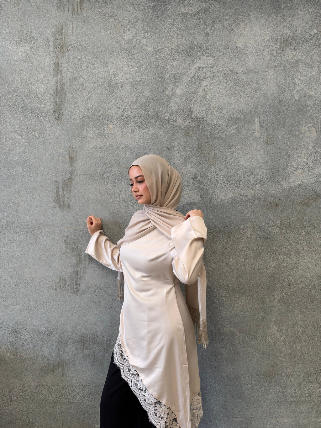 The Fringe Modal - Cream