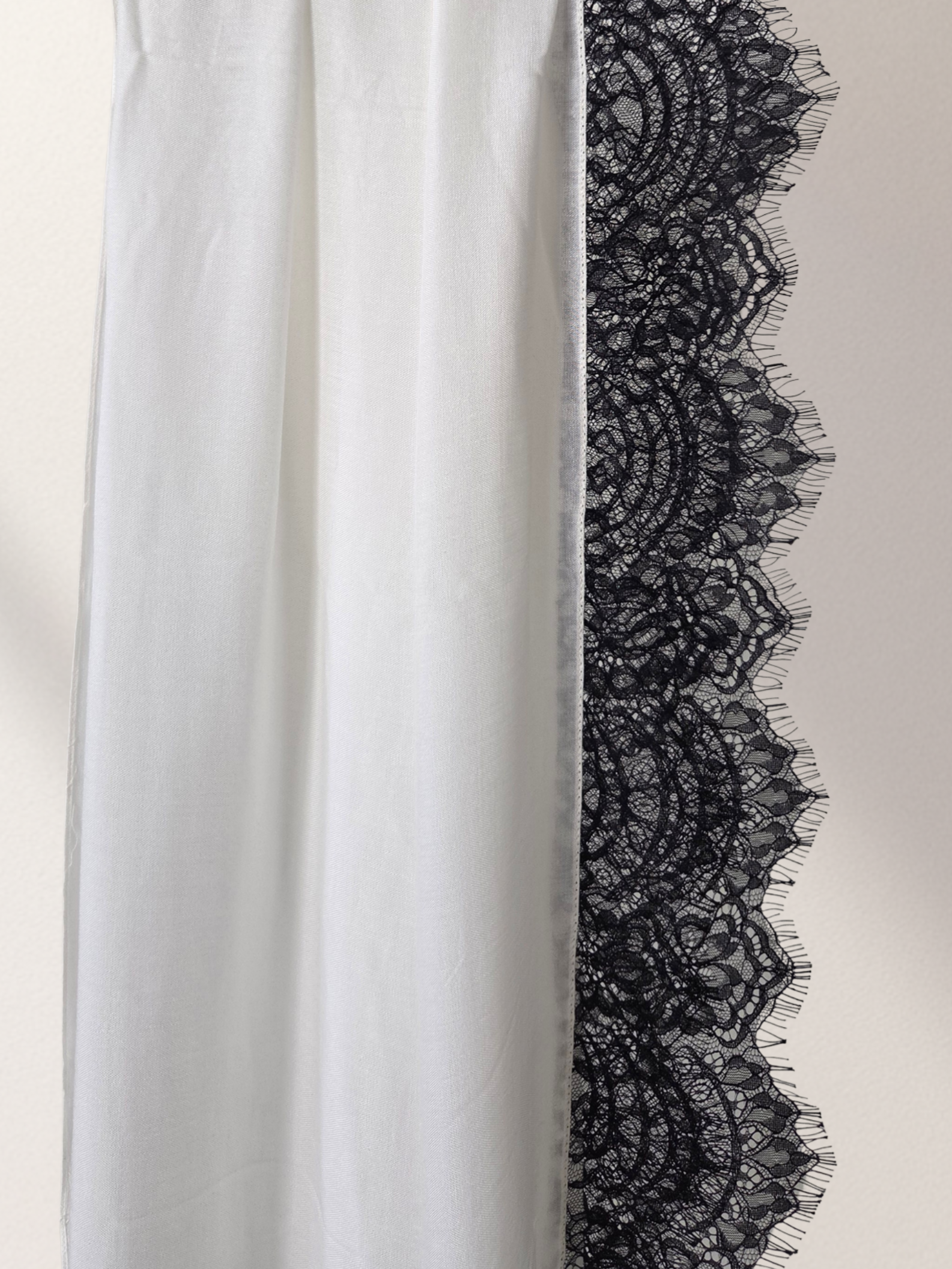 Lace Modal Hijab - Black Lace White